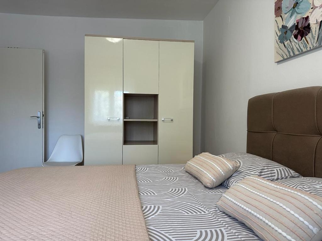 Luxury Apartment Petra With Private Pool 扎达尔 外观 照片