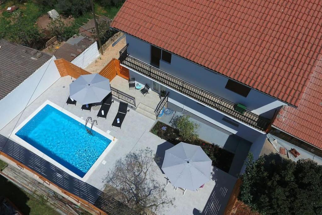 Luxury Apartment Petra With Private Pool 扎达尔 外观 照片