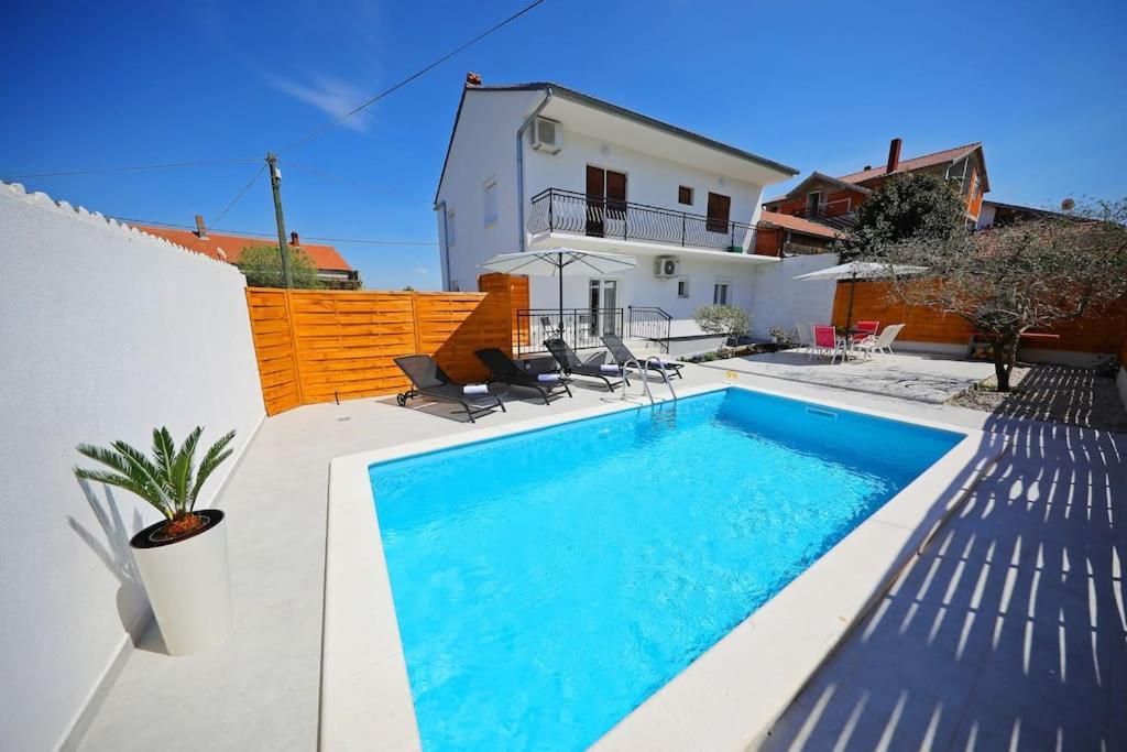 Luxury Apartment Petra With Private Pool 扎达尔 外观 照片