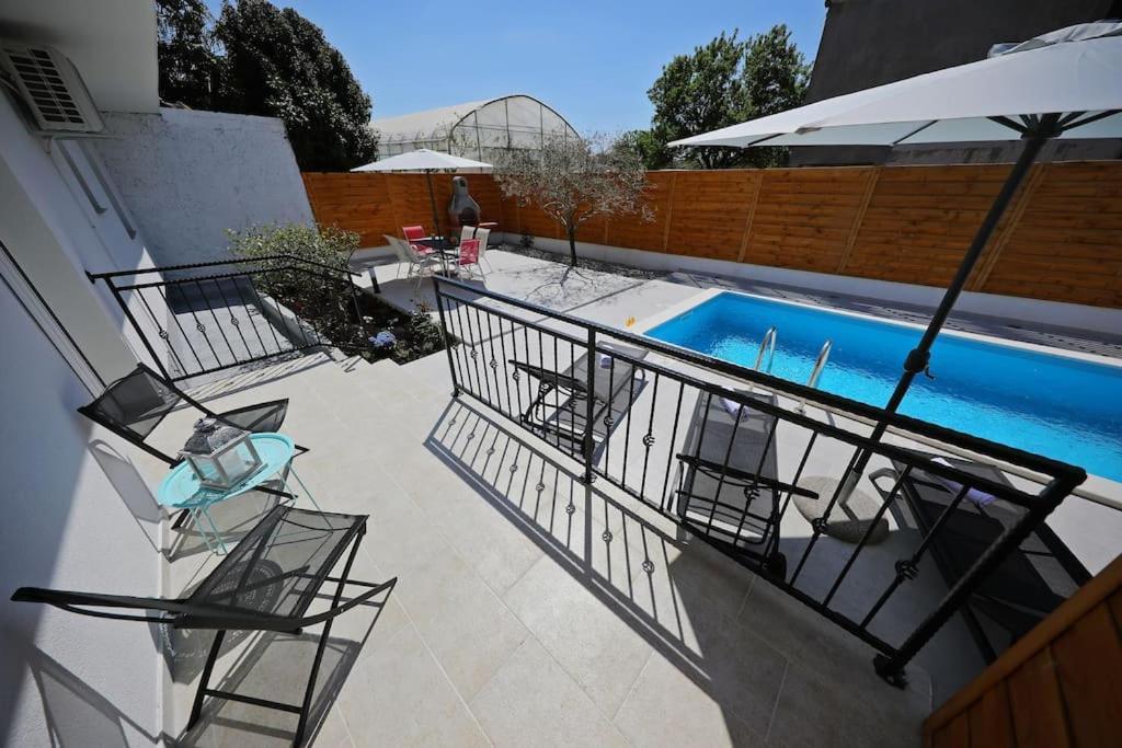 Luxury Apartment Petra With Private Pool 扎达尔 外观 照片